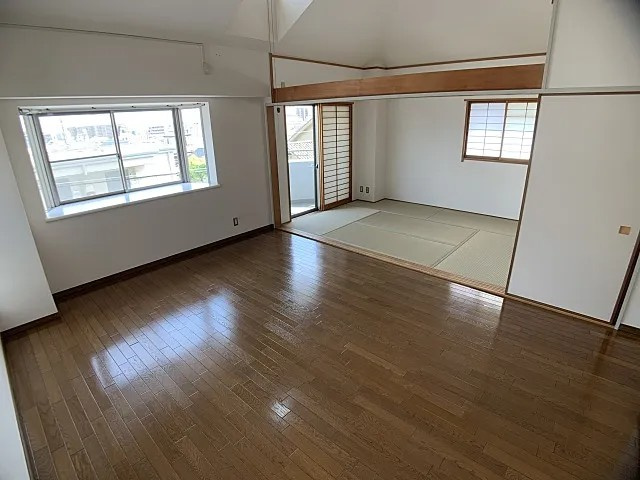 メゾン・ド・レーブ本山の居間・リビング