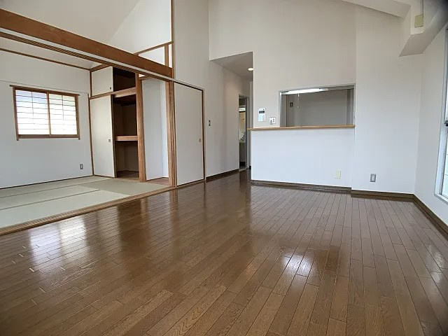 メゾン・ド・レーブ本山の居間・リビング