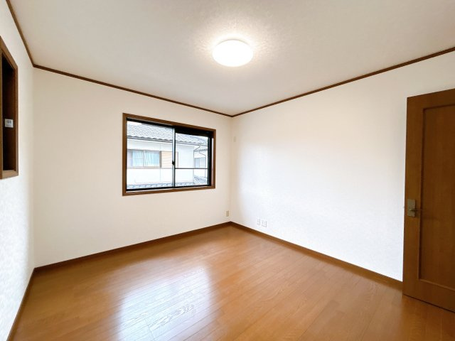 丹波市氷上町横田の中古一戸建の洋室|2階