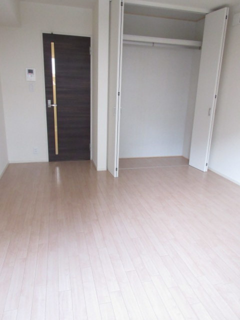 Casa refinadoの寝室|★明るいフローリング調のお部屋です★