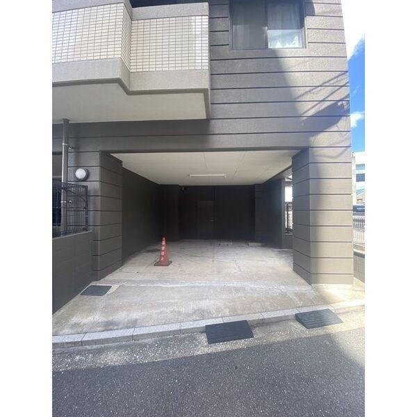 福岡市博多区築港本町の賃貸マンションのエントランス