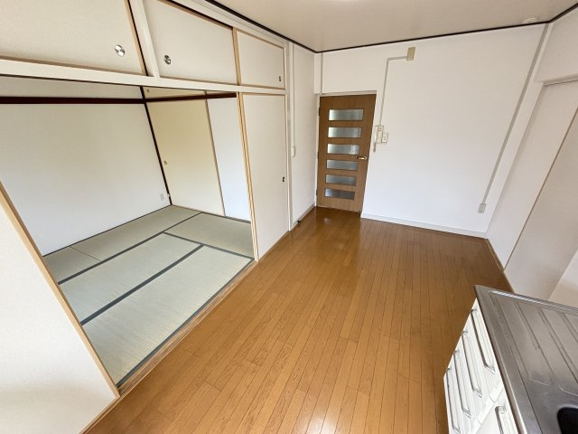 堺市南区竹城台１丁の賃貸マンションの居間・リビング