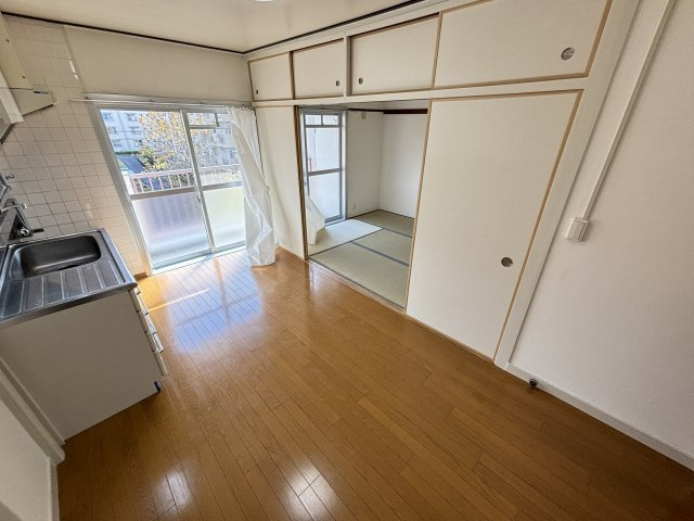 堺市南区竹城台１丁の賃貸マンションの内装