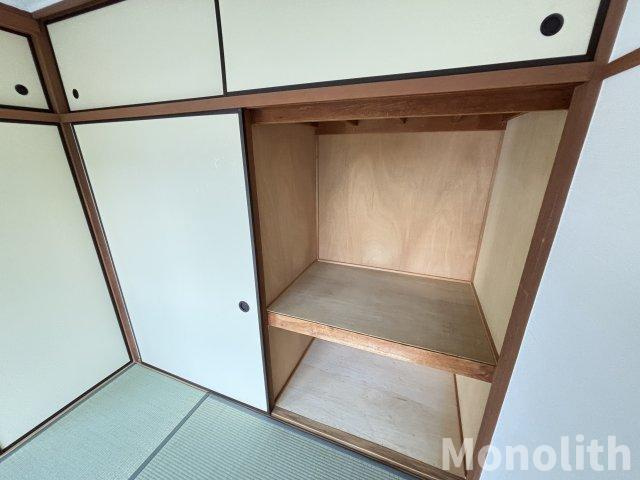堺市南区竹城台１丁の賃貸マンションの収納