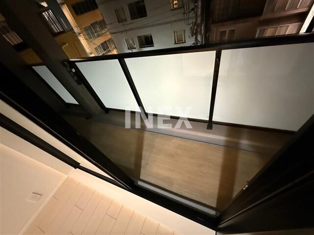 横浜市中区若葉町１丁目の賃貸マンションのバルコニー