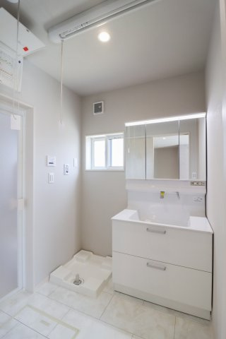 長岡京市長法寺力池の新築一戸建の独立洗面台