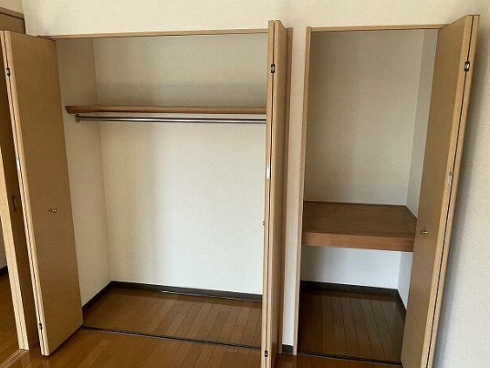 調布市佐須町５丁目の賃貸マンションの収納