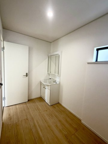 和歌山市新庄第4　新築戸建の独立洗面台