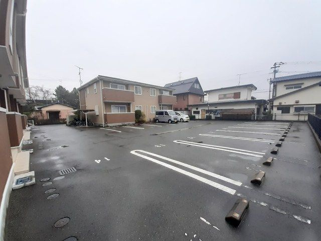 カルムメゾン　Ａの駐車場