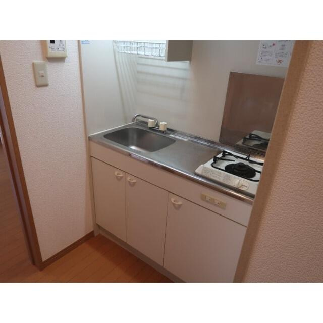 川崎市麻生区高石６丁目のアパートのキッチン