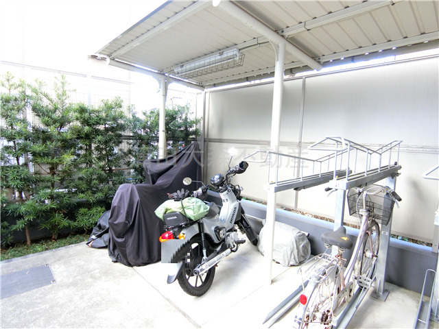 アプリーレ池上のその他共用部分|バイク置き場　空き状況等詳細はお問合せください。