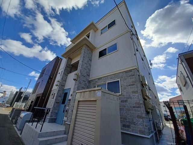 メルヴェイユ大和町のエントランス
