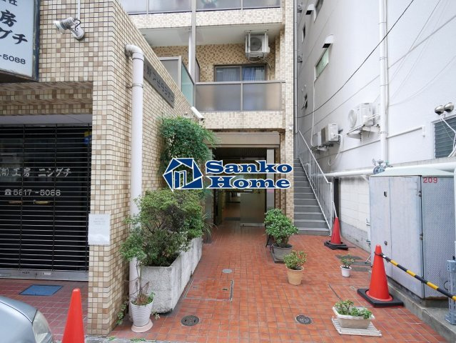 上野アビタシオンのエントランス