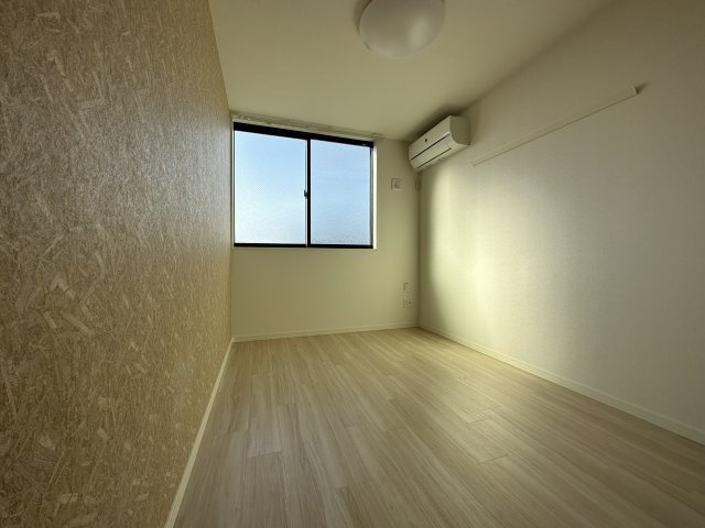 川崎市麻生区上麻生７丁目のアパートの居間・リビング