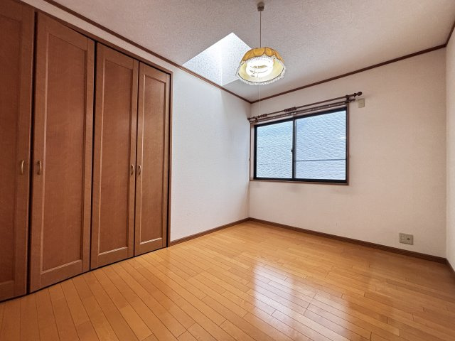 神戸市西区王塚台5丁目戸建の洋室