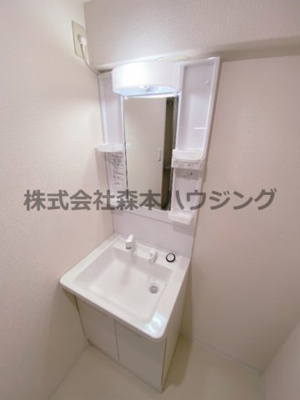 【独立洗面台】 | 　ヴィラクレスト | 朝の支度にも助かる、独立の洗髪洗面化粧台