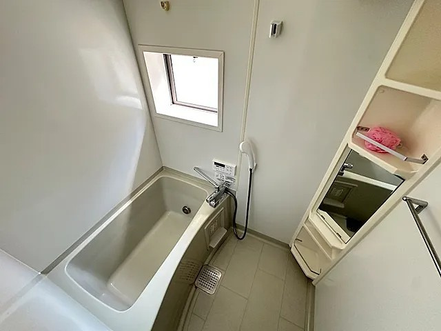 松山タウンハウスの浴室