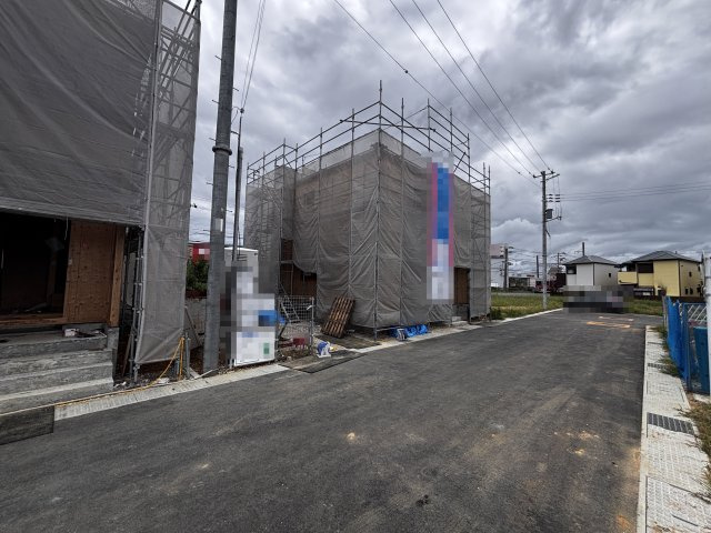 三木市志染町中自由が丘1丁目新築戸建1号棟の前面道路含む現地写真|2026年9月13日撮影
