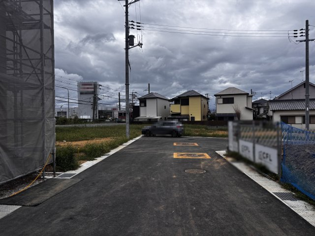 三木市志染町中自由が丘1丁目新築戸建1号棟の前面道路含む現地写真|2026年9月13日撮影