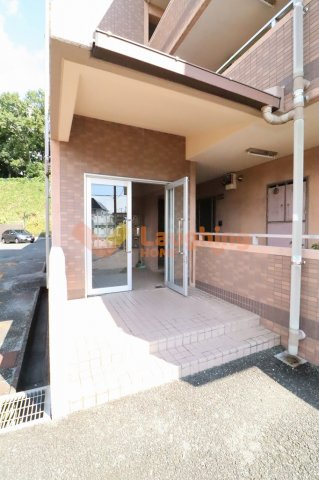 ハビタット351のエントランス|建物の内部です