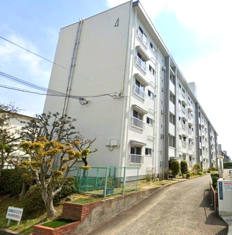渦が森コーポ4号館の外観|２階のお部屋なので、エントランスや駐車場・駐輪場が近いです。
