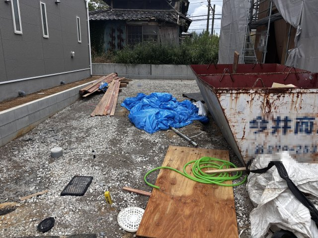 三木市志染町中自由が丘1丁目新築戸建2号棟の駐車場|2026年9月13日撮影