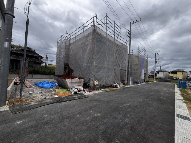 三木市志染町中自由が丘1丁目新築戸建2号棟の前面道路含む現地写真|2026年9月13日撮影