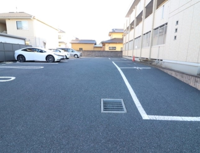 ラ　ロジュマン　シャンティの駐車場