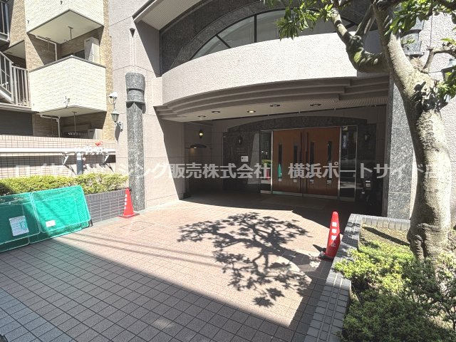 【エントランス】