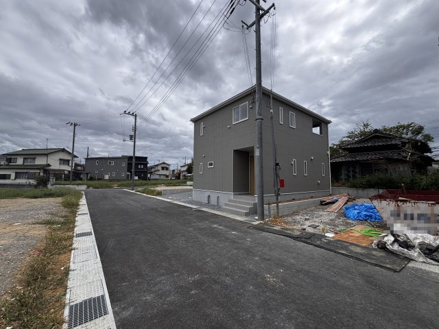 三木市志染町中自由が丘1丁目新築戸建3号棟の前面道路含む現地写真|2026年9月13日撮影
