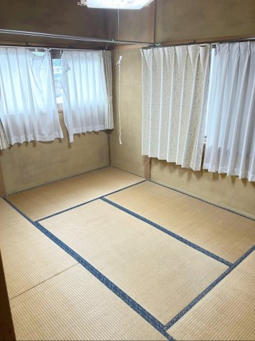 糟屋郡篠栗町大字乙犬 中古戸建の和室|二面採光で明るく、くつろげる和室です！