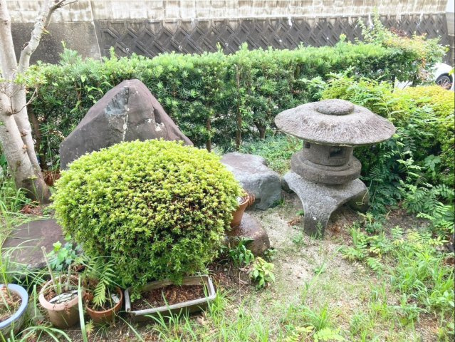 糟屋郡篠栗町大字乙犬 中古戸建の庭|豊かな緑が目を引く庭まわり！