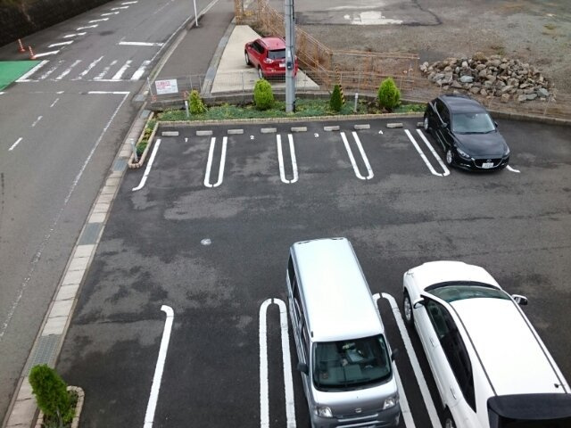 アンジュールＡＲＩＤＡ　Ⅰの駐車場|駐車場があるので、車を買う予定の方も安心です