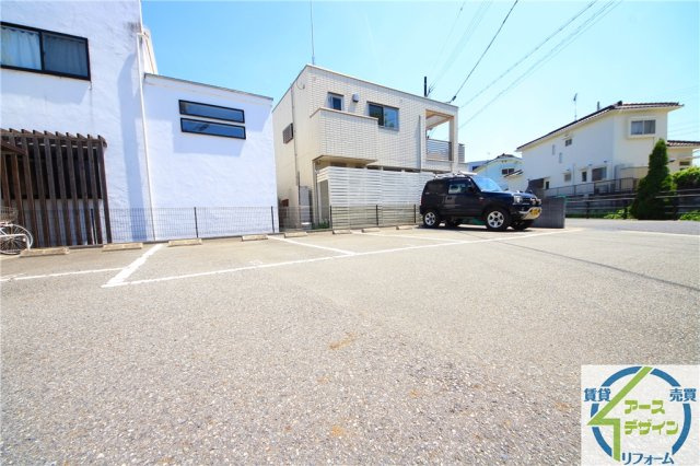 エルシオンⅡの駐車場