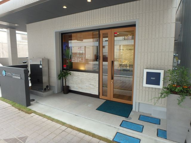 TERRA甲子園口のエントランス