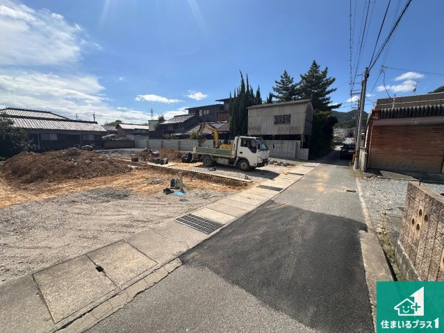 西脇市和田町　第8期　新築一戸建ての前面道路含む現地写真|周辺は落ち着いた街並みの住宅地！子育てがしやすい住環境です！まだ未完成ですが、現地でしかわからない事もございます。是非一度ご覧ください。
