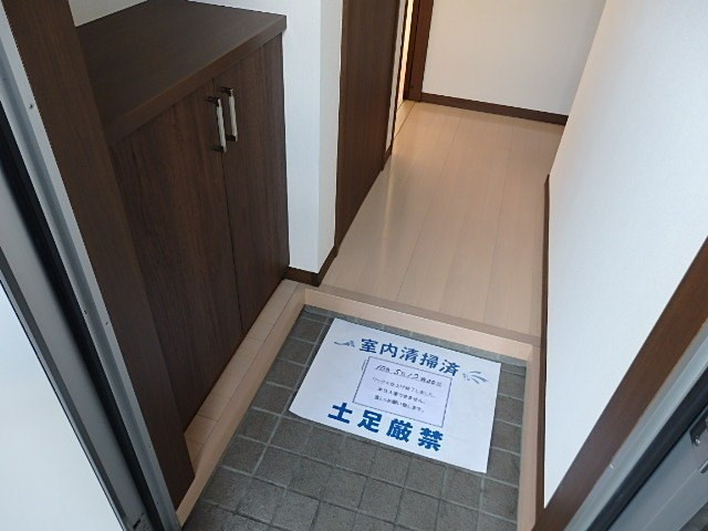 【玄関】リバーサイド高砂壱番館 