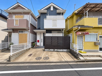 【外観】 | ◆瀬谷区南瀬谷１丁目　中古戸建◆ | ◆一戸建てを中心とした街並みが整然と続き、周辺は高い建物が建っていないので、緑の多い閑静な趣を感じる環境です。街並みや周辺環境も重要なポイントです！！