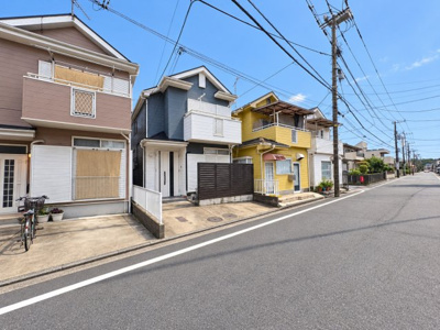 【前面道路含む現地写真】 | ◆瀬谷区南瀬谷１丁目　中古戸建◆ | ◆前面道路も幅員があり車の運転も安心！前面道路は閑静な住宅地。車通りの少ない道路です。お子様にも安心です。