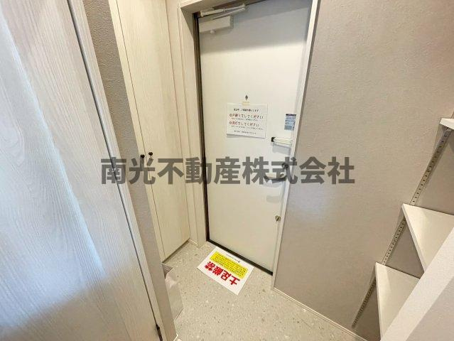 Louis Apartment 長瀬ノールの玄関