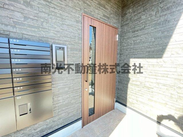 Louis Apartment 長瀬ノールのエントランス