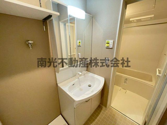 Louis Apartment 長瀬ノールの独立洗面台