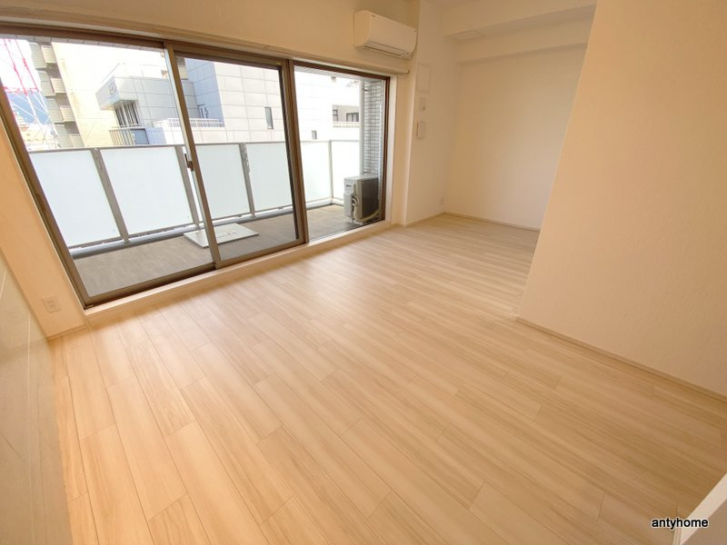 プレジオ荒本新町　仲介手数料無料の洋室