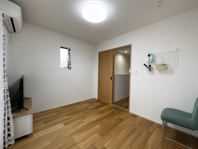 寝屋川市緑町 中古戸建の洋室