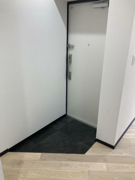 ラフォルテ渋谷本町の玄関