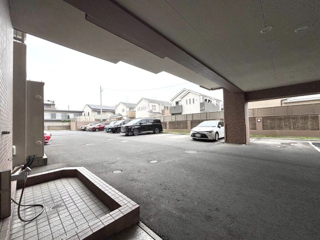 ライオンズ一宮ブライトマークスの駐車場