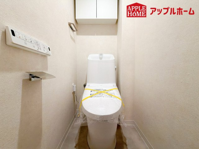 オーベル大宮・東宮原のトイレ|温水洗浄器付き便座を標準装備してます♪窓付きで明るく、快適空間となっております。毎日使う場所だからこその配慮です。