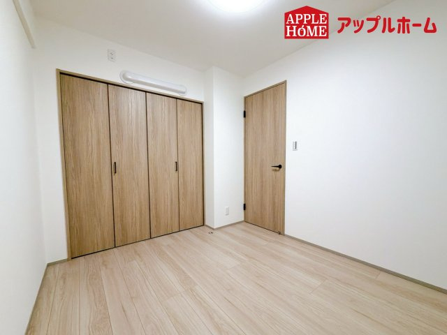 オーベル大宮・東宮原の洋室|居室は全室収納あり！たっぷりある収納活用でお部屋もキレイを保てます♪