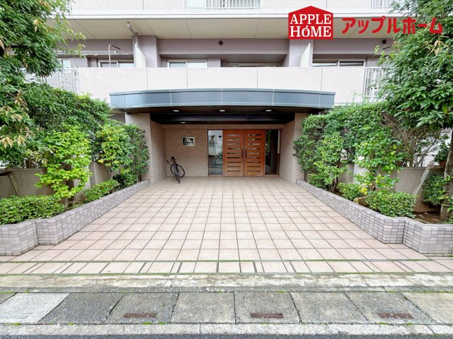 オーベル大宮・東宮原のエントランス|資料請求、お電話でのお問合せ、いつでも丁寧に対応させていただきます！不動産業界のプロフェッショナルが集う弊社にぜひ一度ご相談ください！