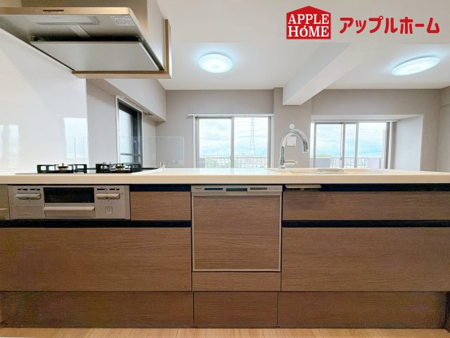 オーベル大宮・東宮原のキッチン|見栄えもよくお手入れもスムーズに出来ます。豊富な収納力もございますので、キッチンスペースをスッキリとお使い頂けそうです。